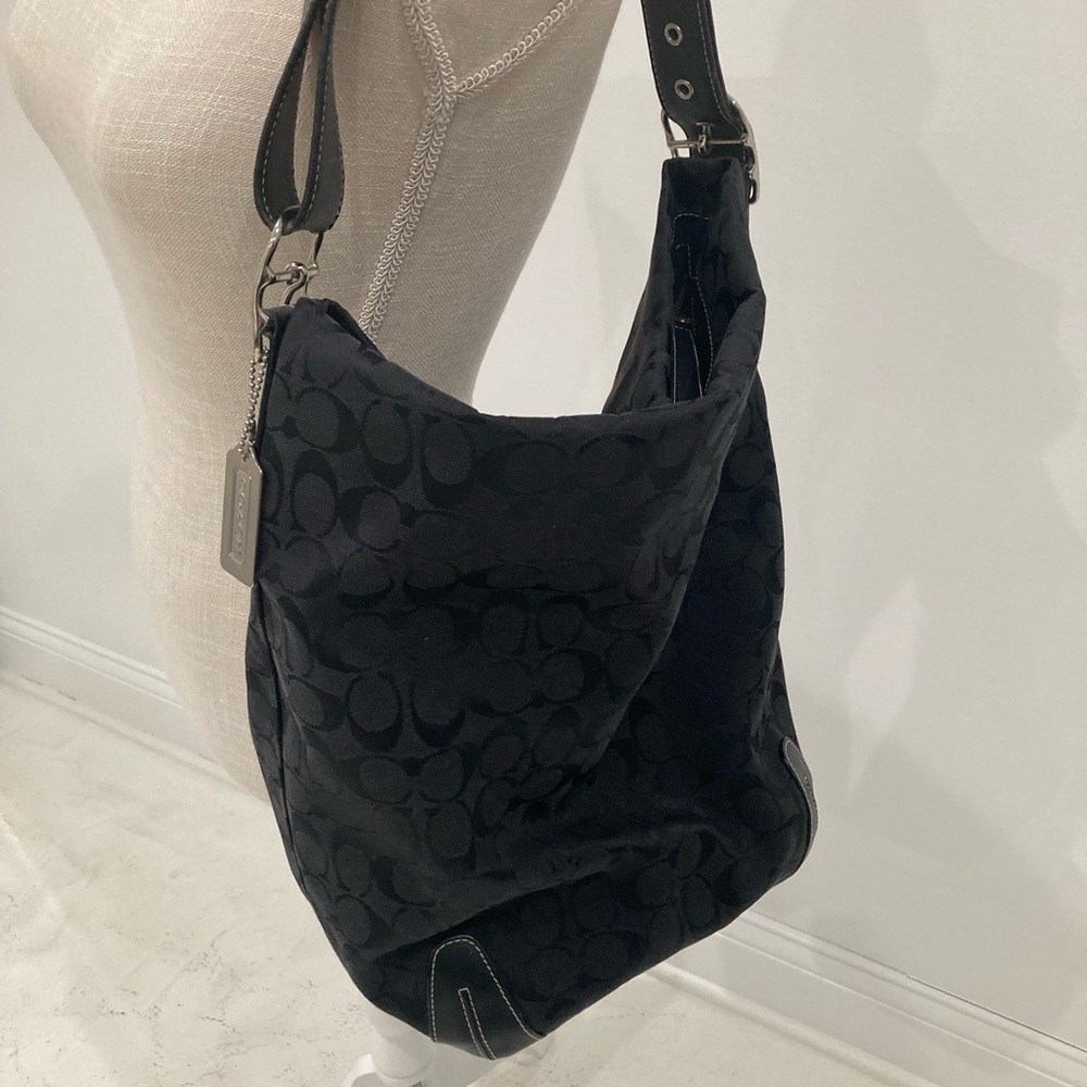 Coach Black signature canvas bucket bag purse - Picture 5 of 12
